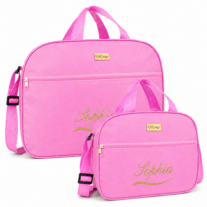 Kit de duas bolsas de maternidade rosa personalizadas com o nome Sophia em dourado.