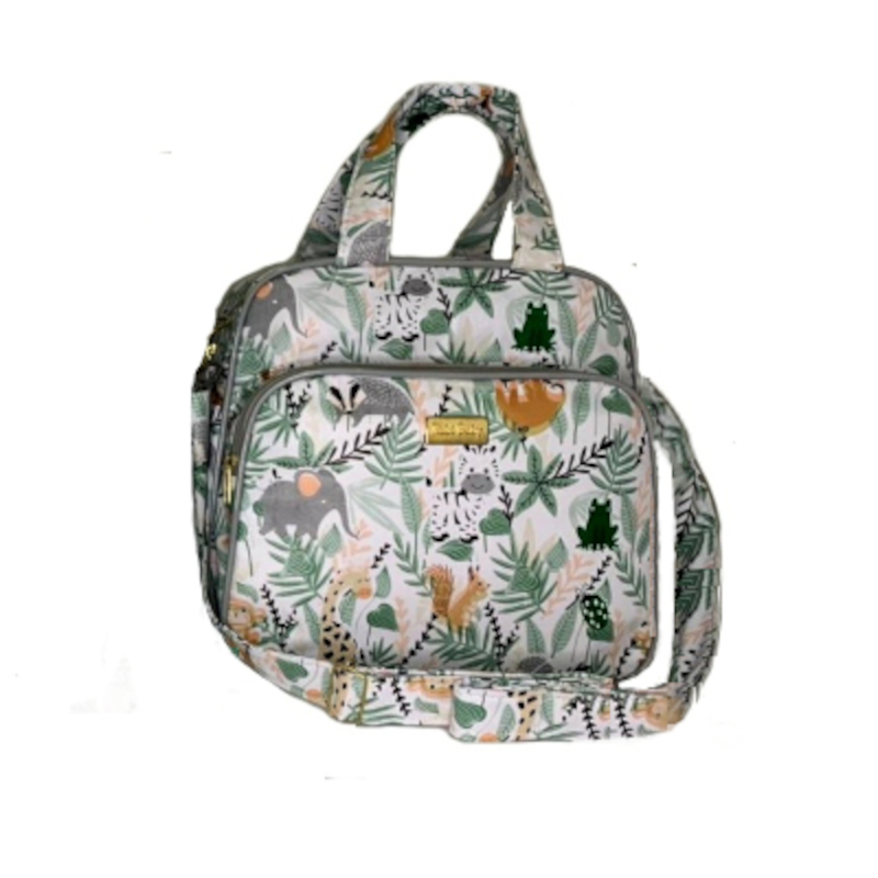 Bolsa de maternidade retangular com estampa safari verde e branca, vista frontal.