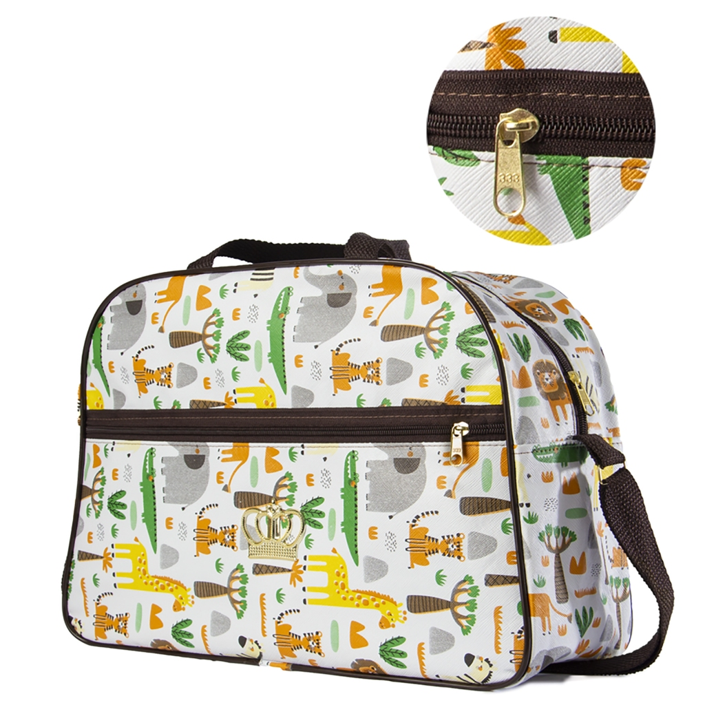 Bolsa maternidade branca com estampa safari, alças marrons e detalhe ampliado do zíper.