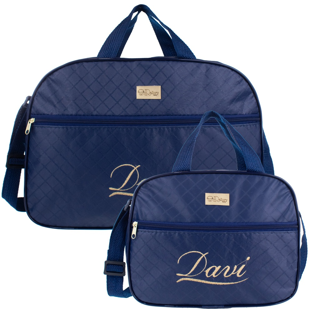 Kit com duas bolsas de maternidade azul-marinho, textura matelassê e bordado dourado Davi.