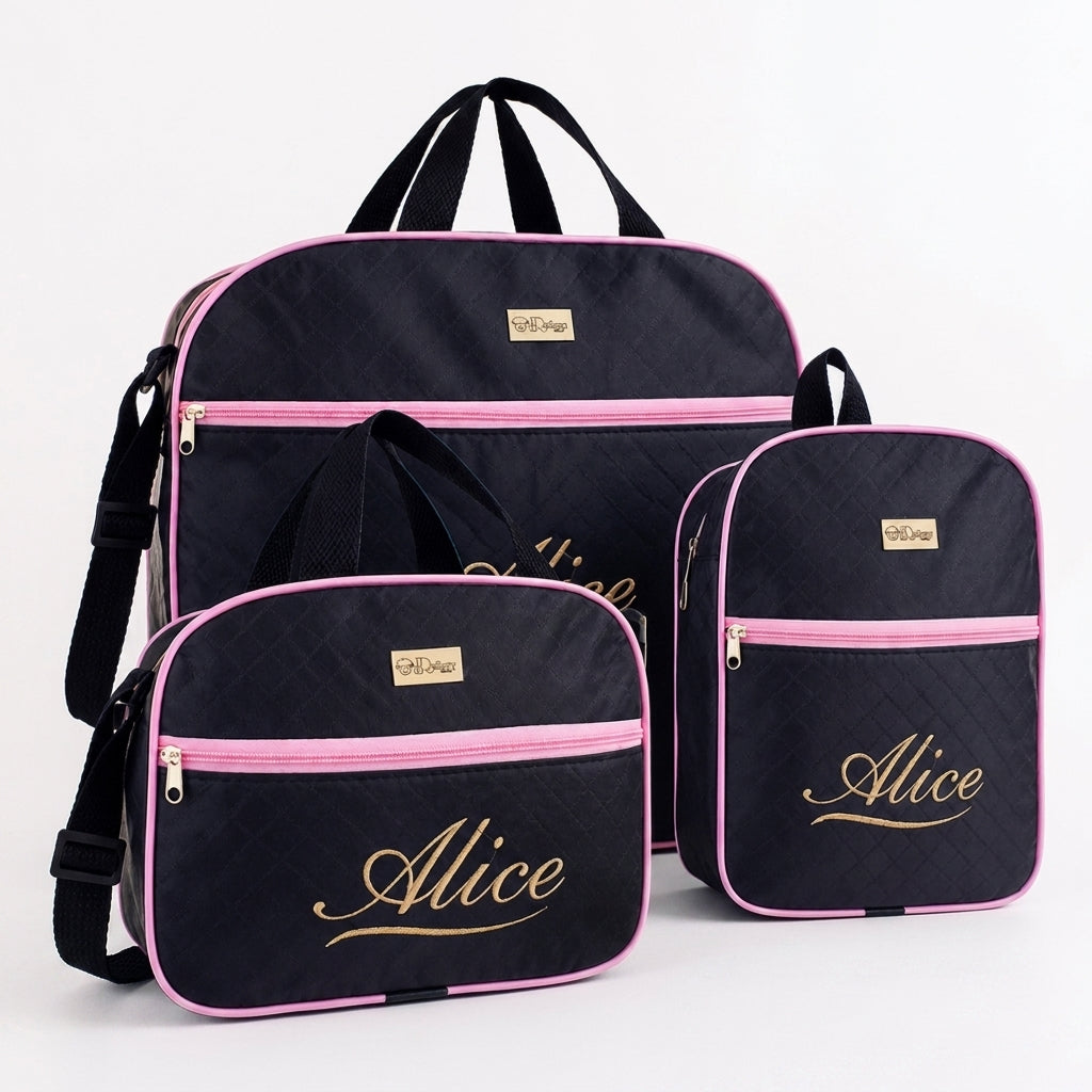 Três bolsas de maternidade pretas com detalhes em rosa e nome dourado Alice.