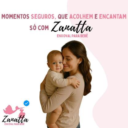 Mãe sorridente abraça bebê contra fundo rosa e branco com textos de publicidade infantil.