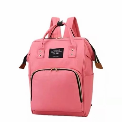 Mochila de maternidade rosa-claro, vista frontal, com alças superiores e bolso frontal com zíper.