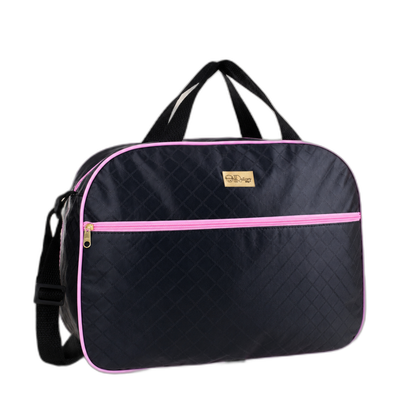 Bolsa de maternidade preta com detalhes rosa, textura matelassê e alças, vista frontal.
