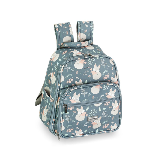 Mochila azul-acinzentada com estampa de raposas, fotografada em ângulo de três quartos.