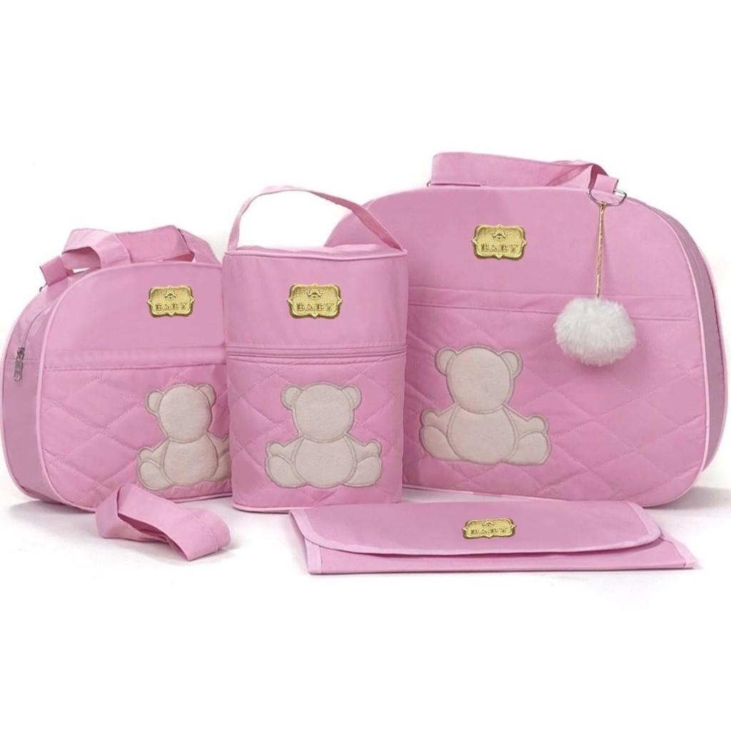 Kit de maternidade rosa claro com cinco peças e bordado de urso de frente.